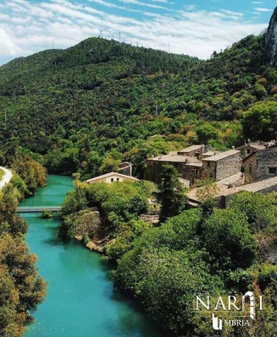 Fresco E Colorato Appartamentino In Narni Scalo Buitenkant foto